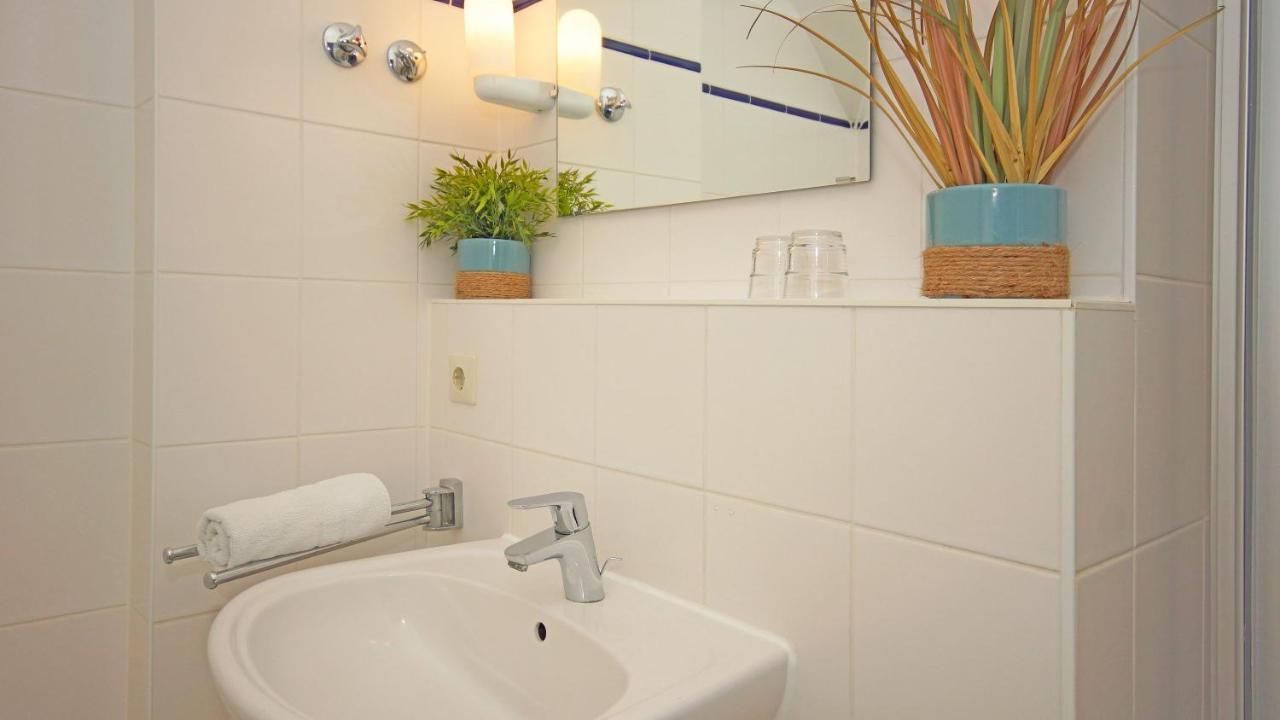 F-1010 Strandhaus Moenchgut Bed&Breakfast Dz 37 Strandnah, Inkl Fruehstueck Lobbe Zewnętrze zdjęcie